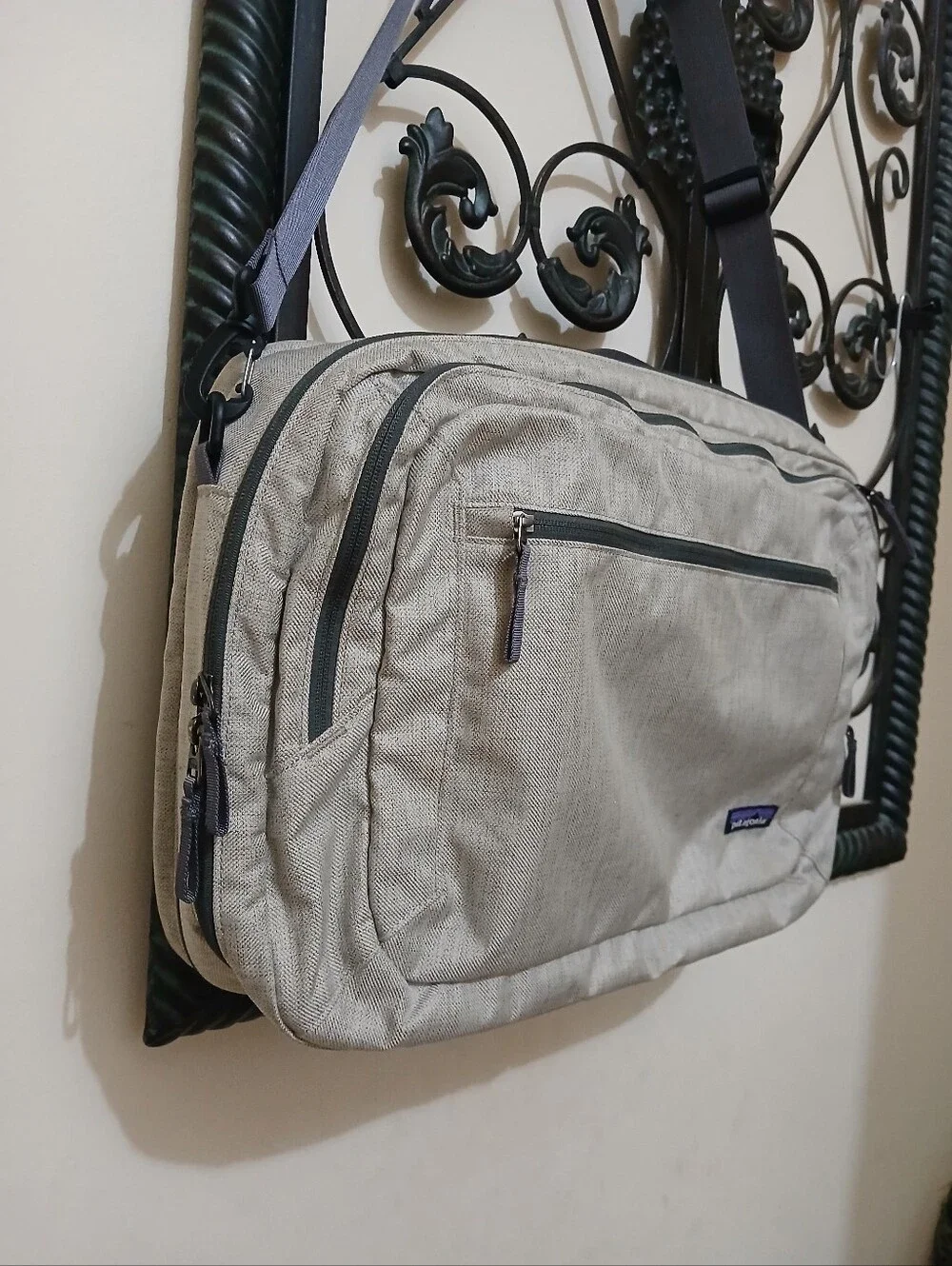Patagonia Messenger Travel/School Lifestyle/Labtop Bag Unisex